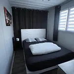 Chaleureuse Annexe Contemporaine דירה
