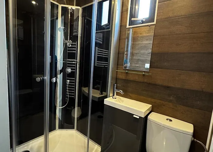 Chaleureuse Annexe Contemporaine