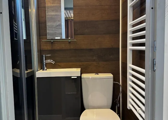 Chaleureuse Annexe Contemporaine 아파트 *